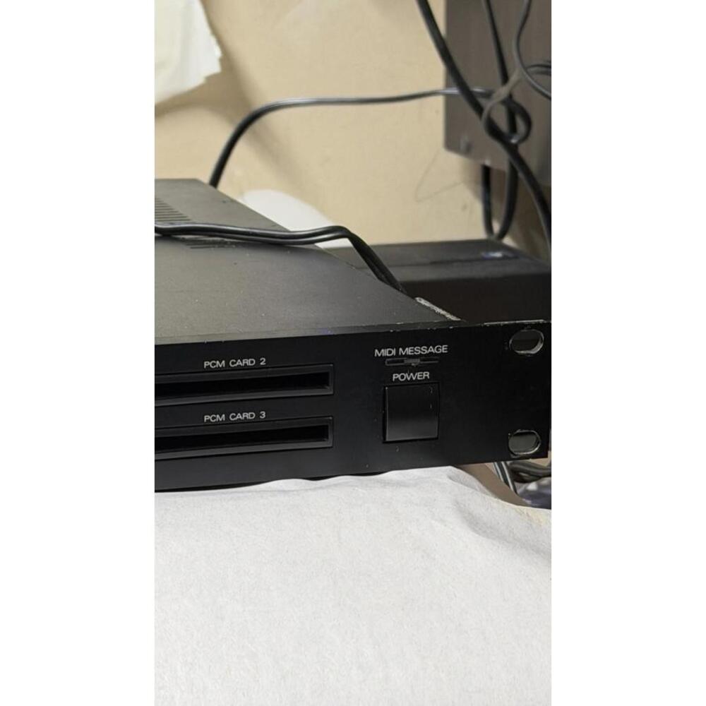 Roland R-8M Total Percussion Sound Module – Japan 100V – Works Great - Picture 5 of 16